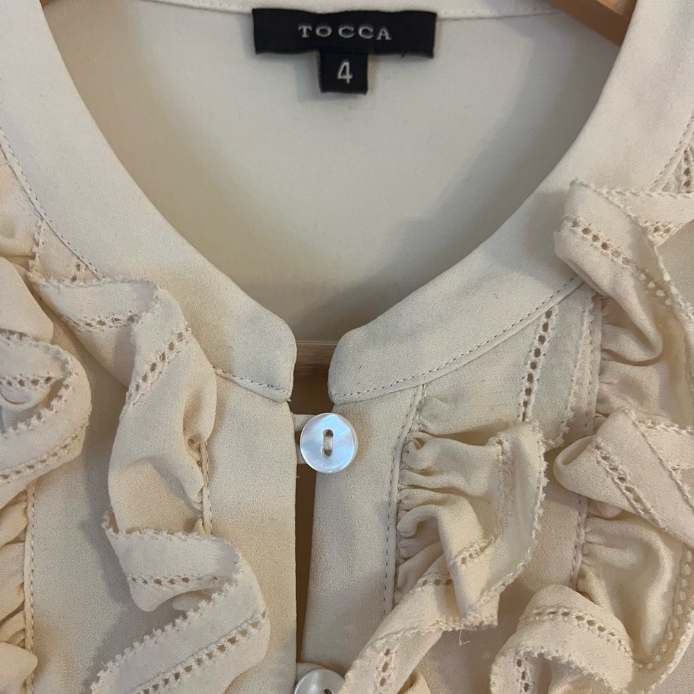 Elegant Classic Cream Ruffle Blouse 100% Silk - Picture 3 of 5